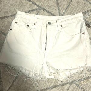 Levi’s women’s white shorts